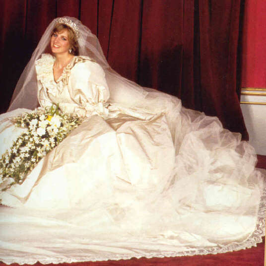 princess diana spencer wedding dress prince charles